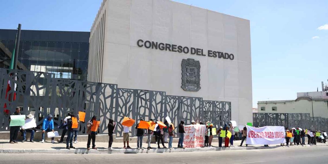 Habitantes de Tlachichuca no lograrán doblegar al Congreso local