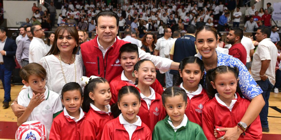 Útiles y uniformes gratuitos