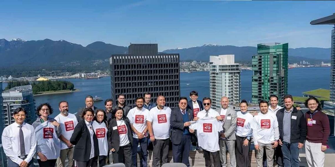 Mexicanos presentan fortalezas de IA en Vancouver