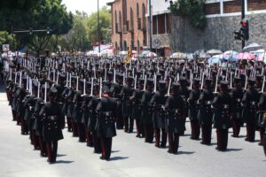 Miles celebran con fervor el aniversario de la Batalla de Puebla