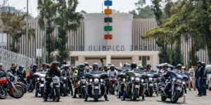 Motociclistas de Puebla dicen NO a la ‘Ley Chaleco’; portar placas en casco y chaleco los criminaliza, dicen