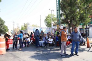 Ejidatarios cierran Valsequillo y Las Torres; conflicto agrario deja varados a usuarios del RUTA