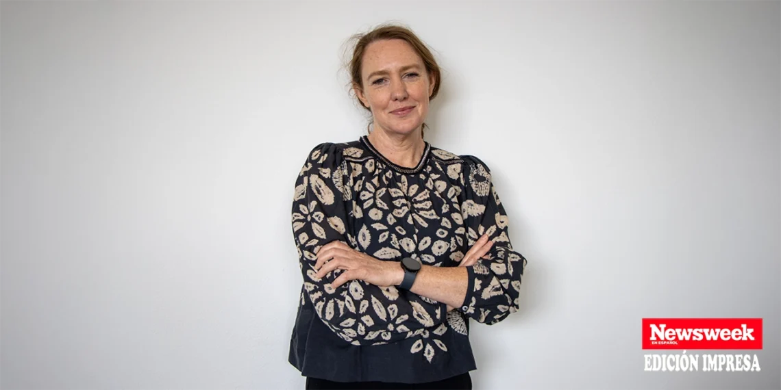 Paula Hawkins