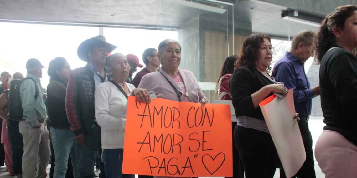 Pobladores de Totimehuacán exigen su municipalización ante el Congreso