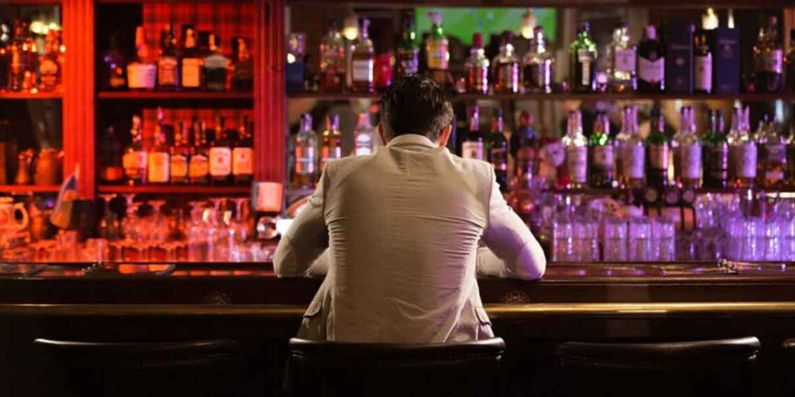 Golpe a la venta irregular de alcohol en Puebla: 11 decomisos en bares clandestinos