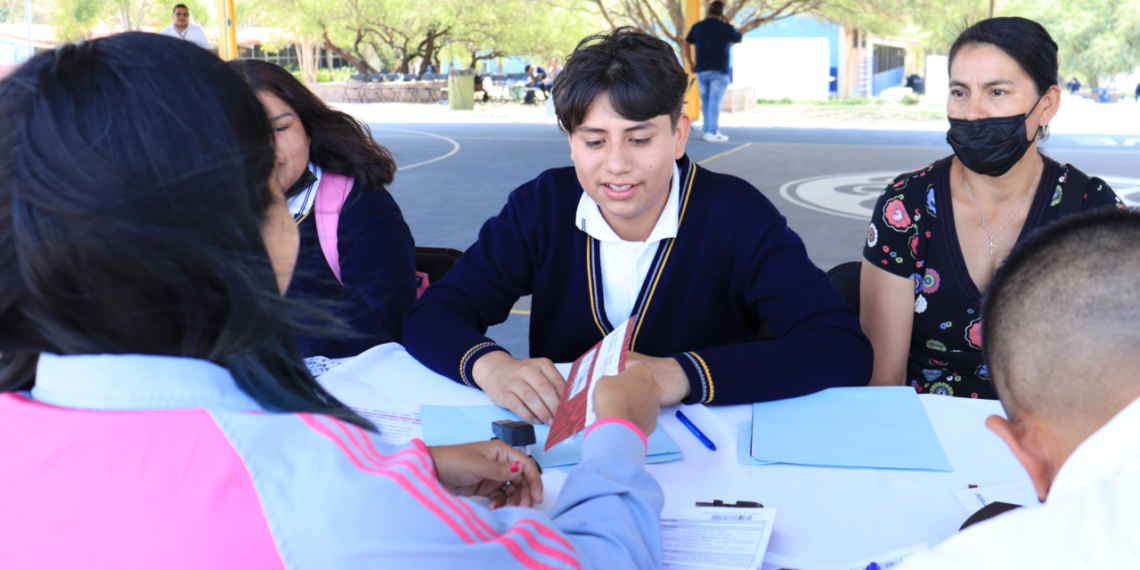 Ampliarán becas Rita Cetina a estudiantes de 4to, 5to y 6to de primaria