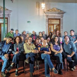 Dolores y Joaquín, junto a colaboradores y seguidores en el programa número 200
