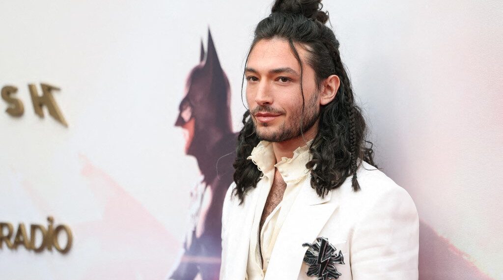 Ezra Miller ha atravesado una serie de conflictos mediáticos que lo han sacado de los sets de filmación. (Photo by Phillip Faraone / GETTY IMAGES NORTH AMERICA / Getty Images via AFP)
