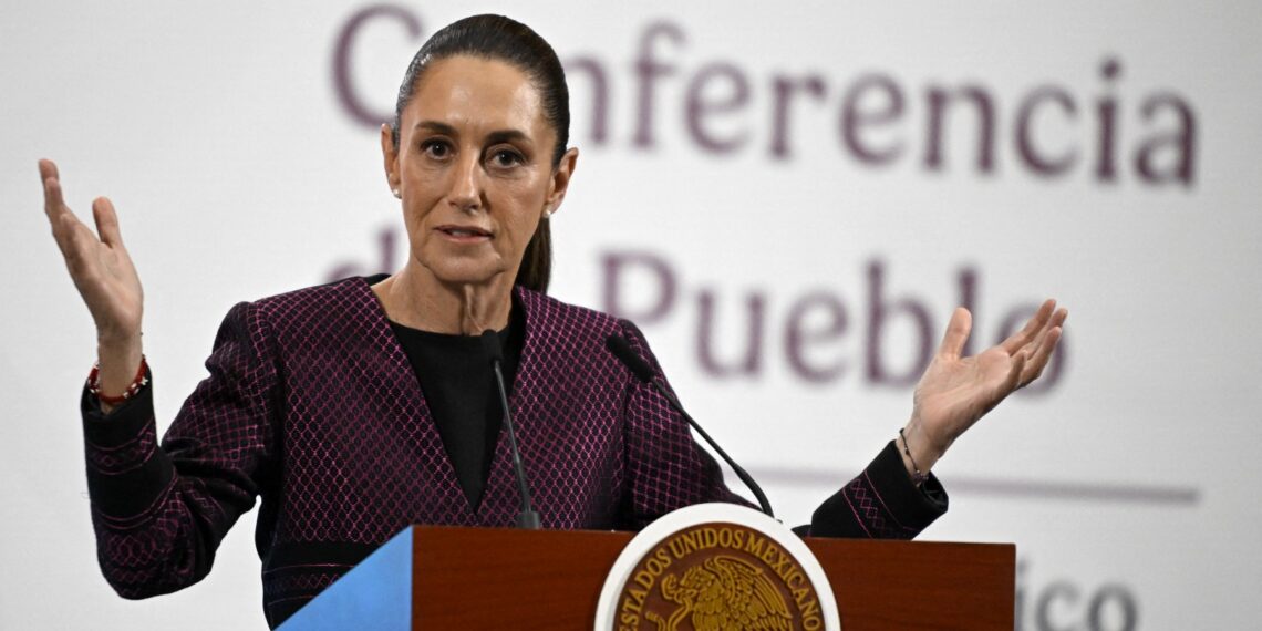 Claudia Sheinbaum llama a los morenistas a no usar X (antes Twitter) como herramienta política. (Photo by Alfredo ESTRELLA / AFP)
