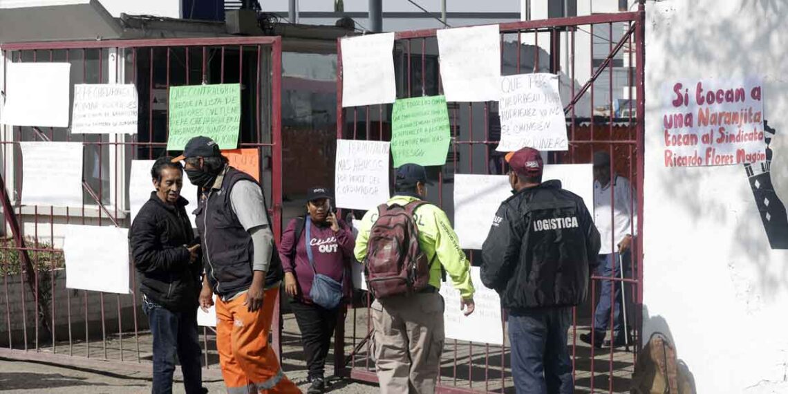 Denuncian aviadores y abuso laboral en el área de Limpia municipal en Puebla