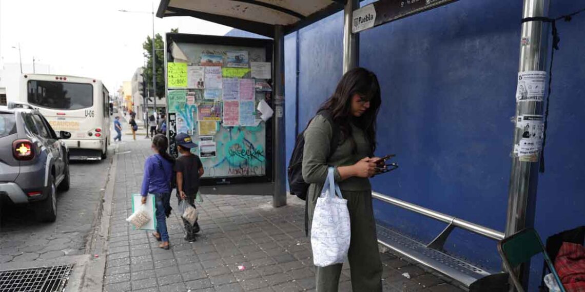 Sigue pendiente licitación para mejorar 400 paraderos en Puebla