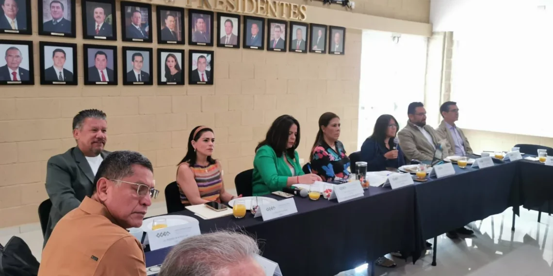 Empresarios exhortan a políticos a esperar los tiempos y no adelantar “destapes”