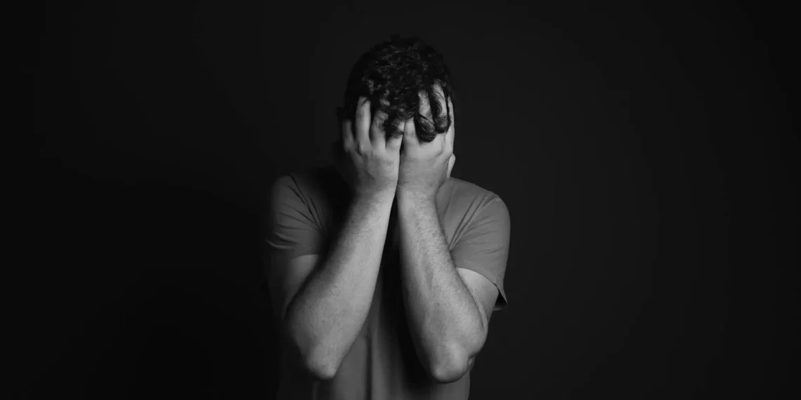 Roles de género afectan salud mental de varones: especialista