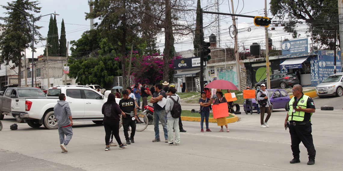 En Puebla, vecinos exigen a CFE regularizar servicio eléctrico y rechazan deuda millonaria