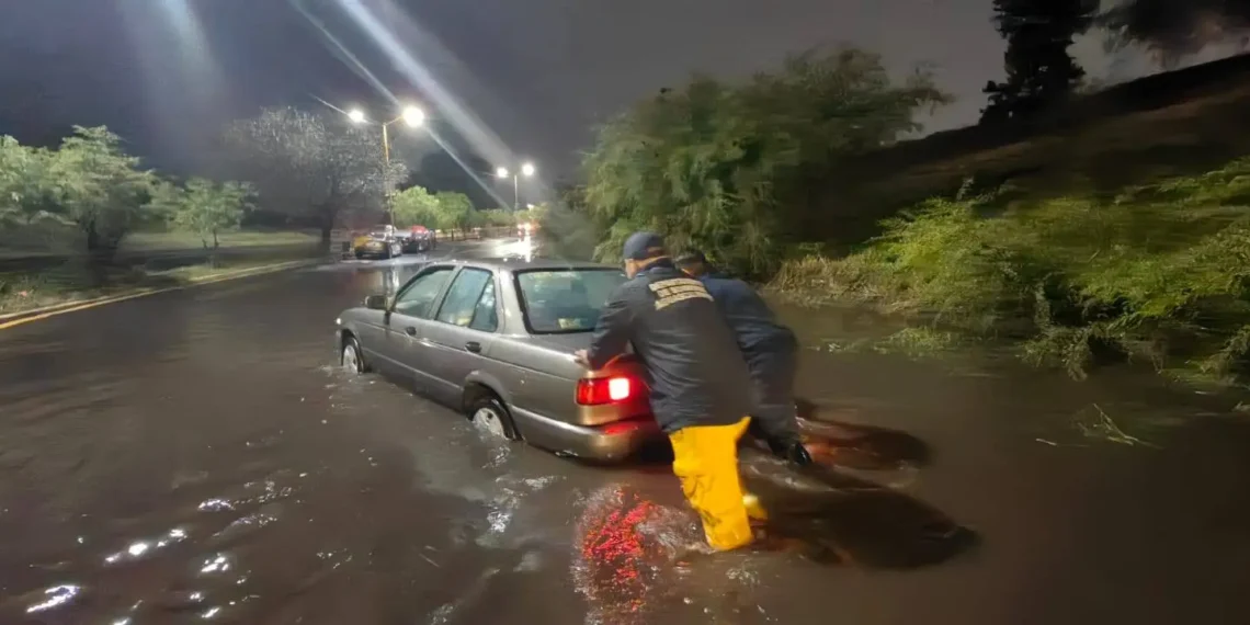 Exponerse a inundaciones podría traer consecuencias para la salud, advierten