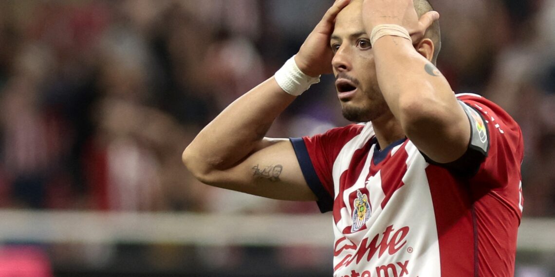 Javier Hernández, mejor conocido como 'Chicharito' ha sido una de las figuras más apreciadas por los aficionados mexicanos, aunque sus recientes declaraciones lo meten en una controversia interesante. (Photo by ULISES RUIZ / AFP)