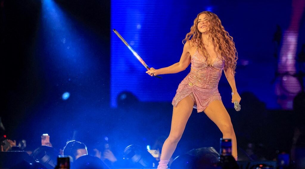 Shakira tiene una de las giras más exitosas del mundo recorriendo las Américas. (Photo by Ethan Miller / GETTY IMAGES NORTH AMERICA / Getty Images via AFP)