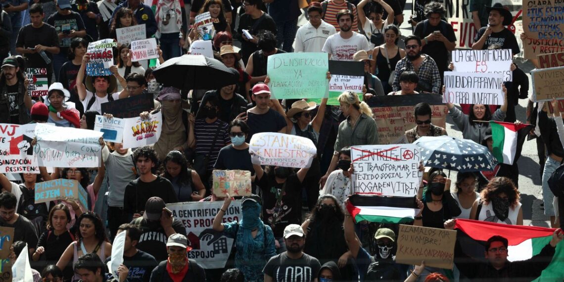 Un segundo evento contra la gentrificación en la capital mexicana. (Photo by Silvana FLORES / AFP)