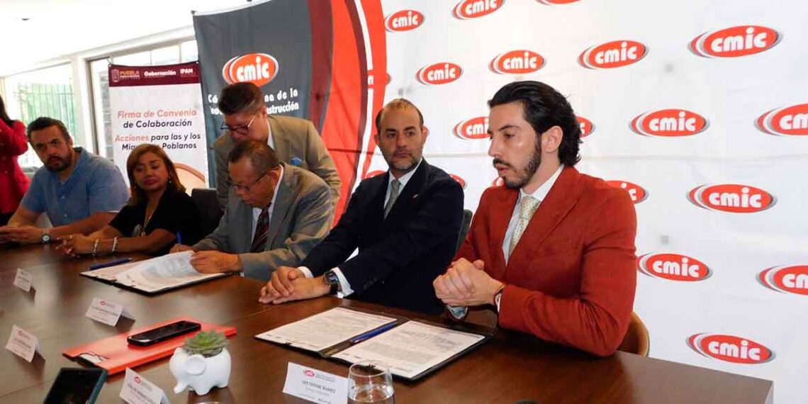 Convenio entre CMIC Puebla e IPAM brindará empleo y capacitación a migrantes