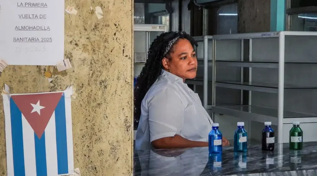 Las farmacias y hospitales cubanos carecen incluso de los medicamentos más básicos. (AFP)