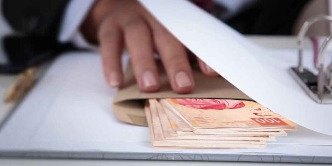Detienen a servidor público estatal por presunta corrupción y extorsión
