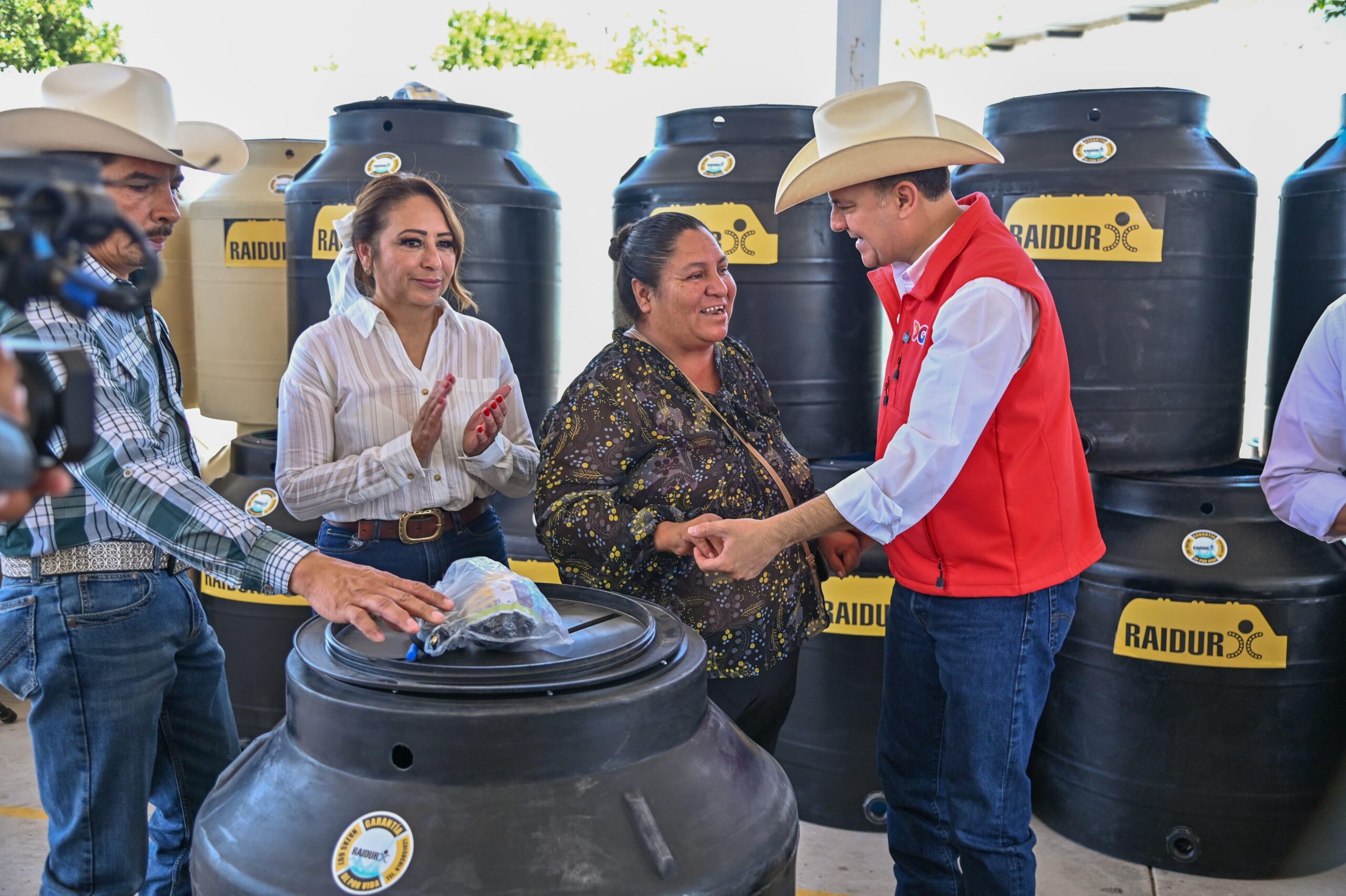 Con más de 14 mdp, gobierno estatal impulsa vivienda, obras comunitarias y certeza jurídica en General Simón Bolívar
