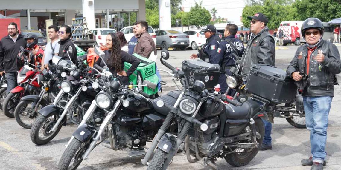 Motociclistas exigen reforma a la Ley Casco; acusan criminalización laboral