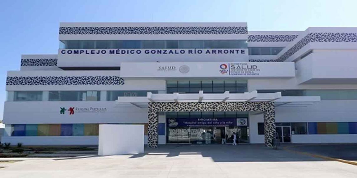 Protesta en hospital Río Arronte por precariedad médica en Puebla