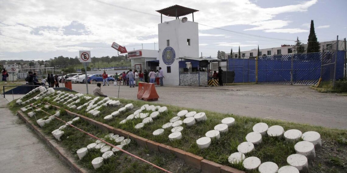 Remueven a directores de penales poblanos tras denuncias por corrupción