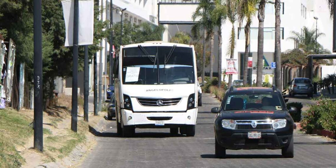 Gobierno estatal no puede intervenir en transporte privado de fraccionamientos