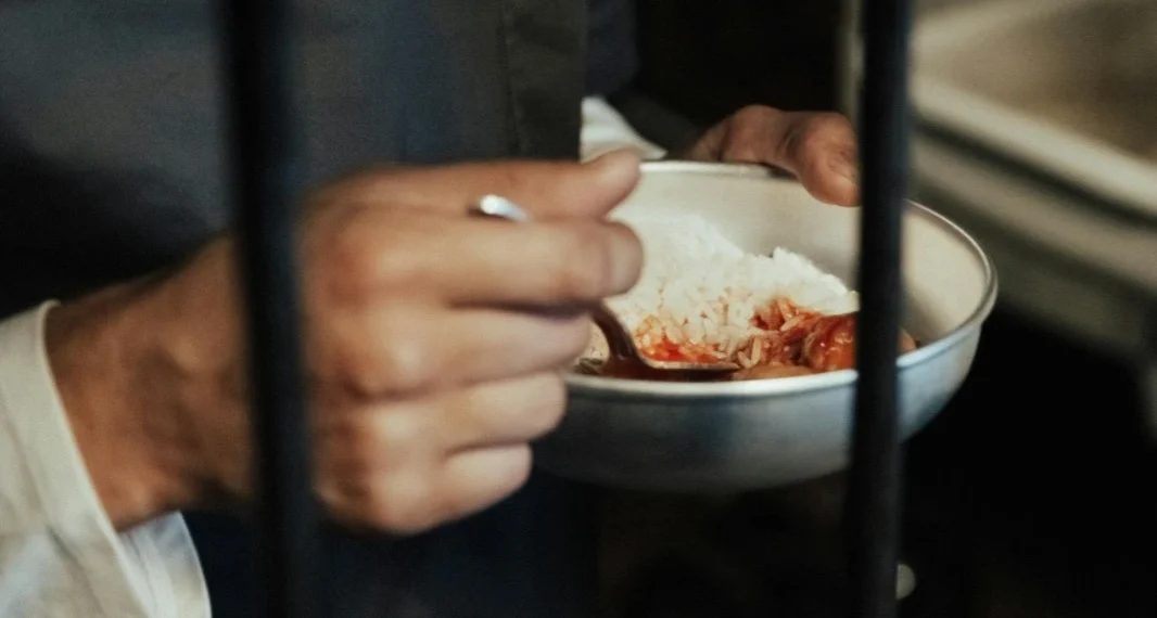 Cometen faltas administrativas para conseguir refugio y comida