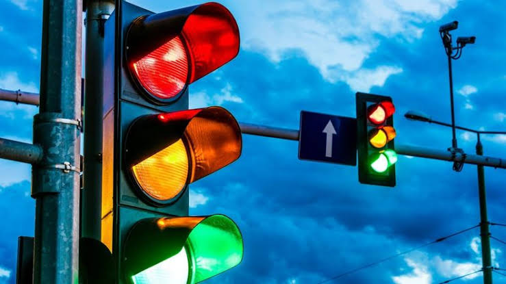 Cruzar semáforos en rojo, la infracción más común en Durango durante la semana