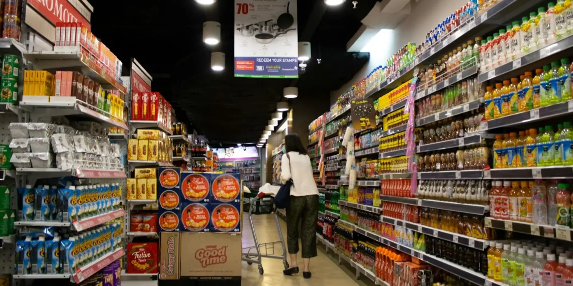 Abarroteros y minoristas desplazados por “boom” de tiendas de conveniencia