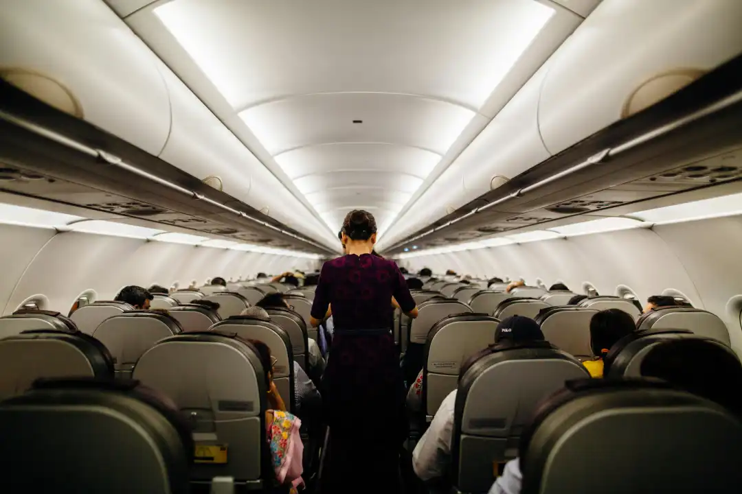 Aerolínea española aclara señalamientos de presunta discriminación hacia jóvenes judíos; el grupo violó los protocolos antes del despegue