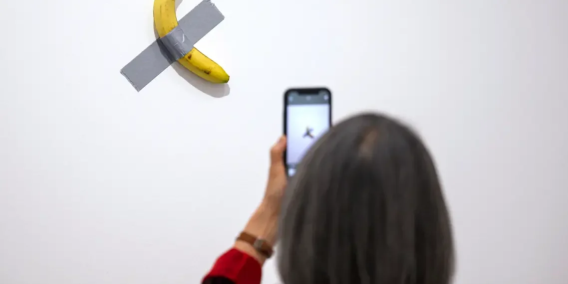 plátano de Cattelan